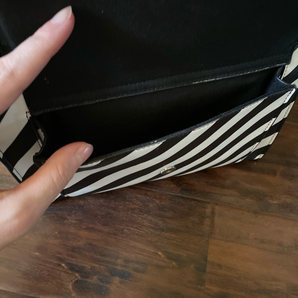 Zara - Black & White Crossbody Bag - Picture 9 of 10